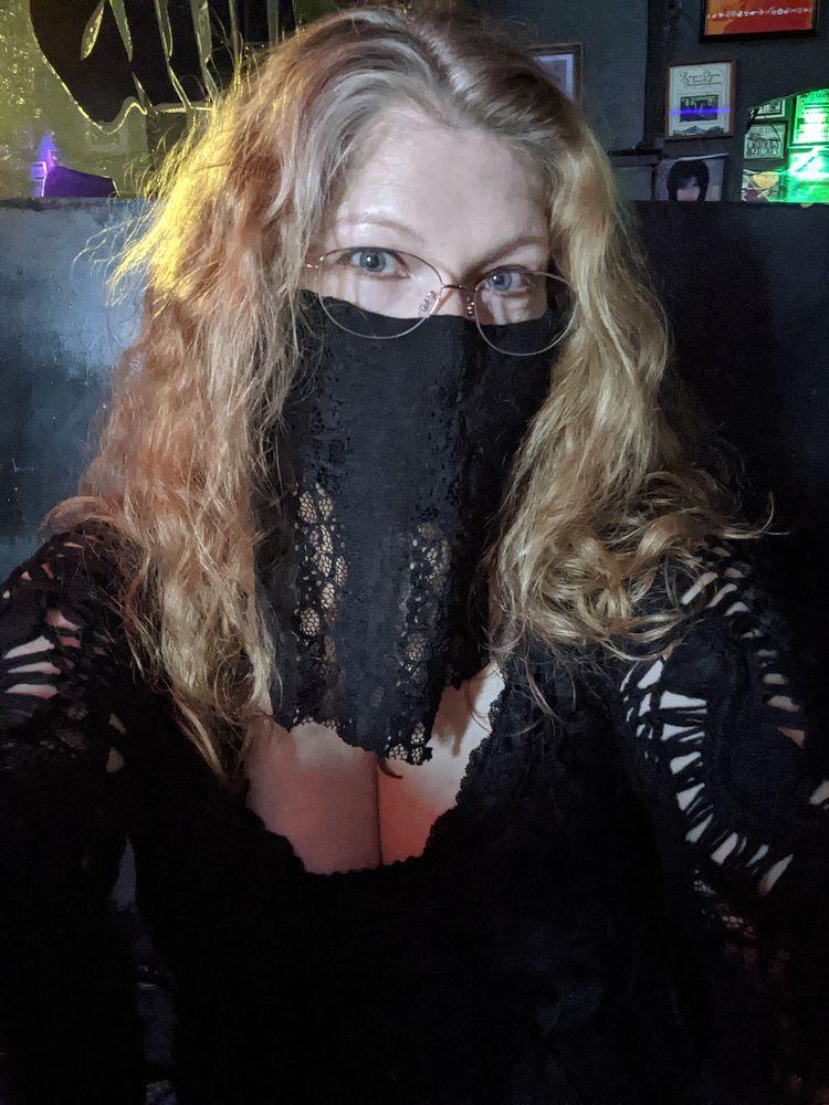 xXreDLaDyyxX